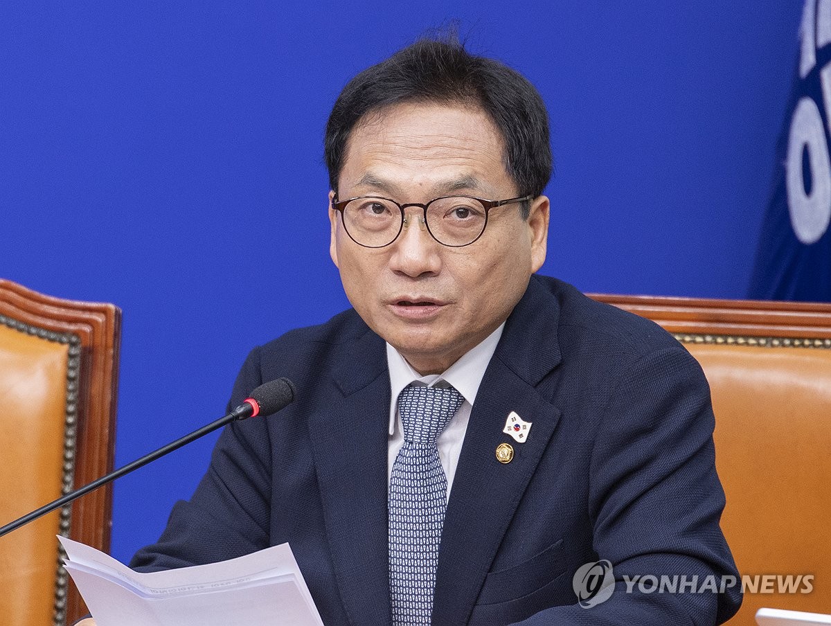 최고위원회의에서 발언하는 박선원 최고위원