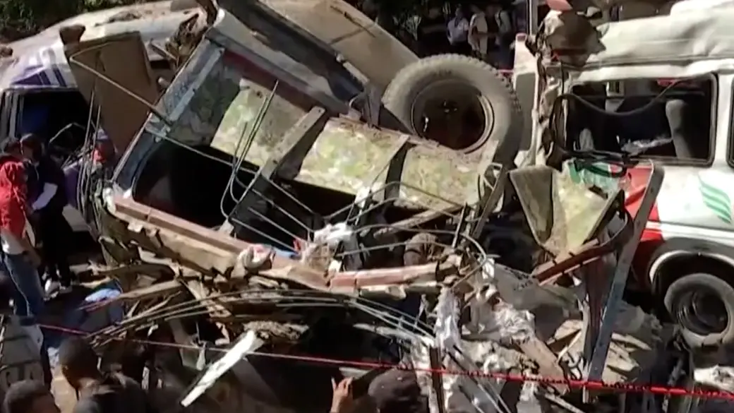 Click to play video: 'At least 19 killed, dozens injured after explosives detonated in Colombia highway attack'