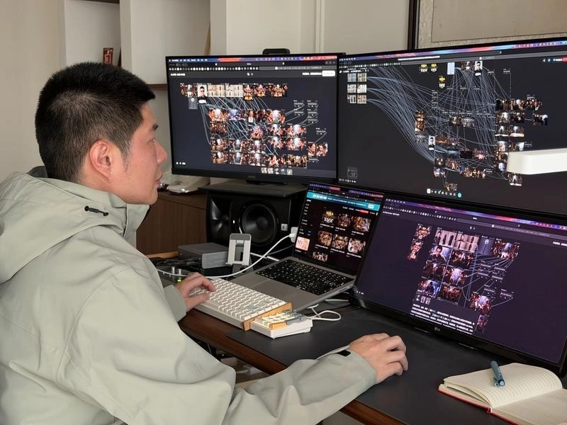 Vương Côn Triết tại văn phòng làm việc. Ảnh: Beijing News