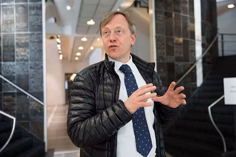 Nicolay Skarning er advokat for Simonsen Vogt og Wiig. Han jobbet for SMB Norge i høyesterettssaken om særlig uavhengig stilling.