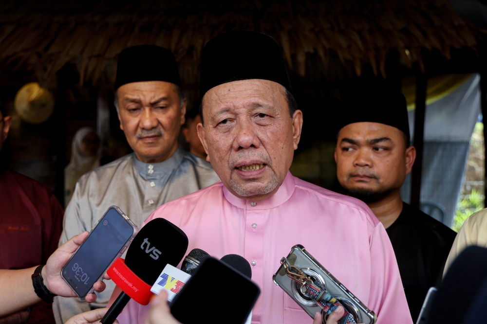 Negeri Sembilan Menteri Besar Datuk Ismail Lasim said safeguarding the heritage was not solely the responsibility of customary institutions and museums, but required the involvement of communities, educational institutions and government ag