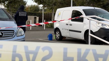 Un policier à La Verrière (Yvelines) le 23 octobre 2026 après l'attentat (MARC BERTRAND / FRANCEINFO / RADIO FRANCE)